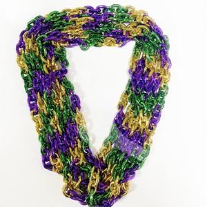 Collier Géant à Maillons de 84 cm pour le Mardi Gras de la Nouvelle-Orléans, Perles Violettes, Vertes et Dorées, Idéal pour les Événements d'Halloween et les Fêtes de Carnaval - Product Image 1