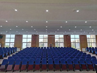 Vente en gros de meubles de cinéma et de théâtre auditorium fauteuils d'église à siège pliant salle de conférence chaise de théâtre avec tablette écritoire