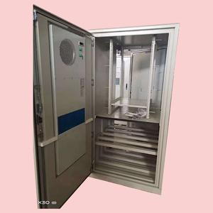 Gabinete de Telecomunicaciones Personalizable de 22U y 19 Pulgadas con Rack para Baterías, de Aleación de Aluminio, para Interiores y Exteriores, con Puerta y Intercambiador de Calor Montado - Product Image 3