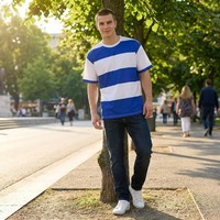 Maillots de football personnalisés blancs et bleus, respirants, à séchage rapide, à manches courtes, coupe classique, adaptés à un usage décontracté et aux trajets quotidiens. OEM