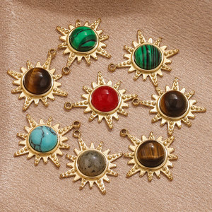 Colgantes de Piedra Natural con Diseño de Rayos de Sol |   Acero Inoxidable Chapado en Oro PVD de 18K y Piedras Semipreciosas para la Fabricación de Joyas - Product Image 4