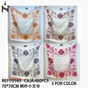 Foulard quadrato piccolo a forma di foglia 70x70 cm con ricamo floreale per donna, accessorio moda - Product Image 3