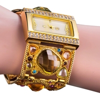 Montre à Quartz en acier inoxydable personnalisée pour femmes cadran en verre minéral boîtier carré 10m résistance à l'eau boîtier en alliage de Zinc boîte à bijoux