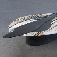 Table basse de salon Dream Home en marbre veiné, à plusieurs niveaux, en forme de pétale, avec structure en métal bronze et socle bas