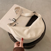 Sac à bandoulière en nylon personnalisable OEM, sac à bandoulière simple, de grande capacité, à la mode, léger et simple