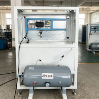 Machine de test de fuites d'air semi-automatique pour fûts en plastique vides de 200 L avec codage laser pour la production de fûts chimiques en PEHD