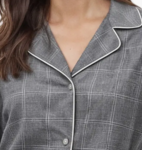 Vêtements de nuit classiques pour femmes avec bordures contrastées, vêtements de nuit à carreaux pour femmes, vêtements de détente de luxe respirants, pyjamas en coton pour femmes - Product Image 4