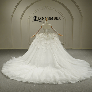 Vestido de Novia de Lujo Moderno GT26020, Sin Tirantes, Color Marfil, con Encaje, Flores de Cristal, Volantes, Estilo Imperio, con Cola - Product Image 4