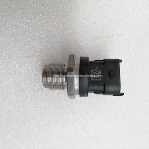 Capteur de pression du rail commun pour pièces d'excavatrice PC200-8, moteur 6D107 QSB6.7, références 6754-72-1210, 6754-72-1211, 6754-72-1212 - Product Image 4