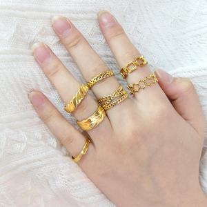 Anillos Minimalistas de Acero Inoxidable al por Mayor, Joyería de Compromiso y Boda, Anillos Modernos Resistentes al Agua con Baño de Oro de 18k para Mujer - Product Image 2