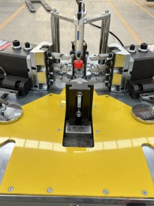 เครื่องเชื่อมมุมอัตโนมัติแบบโรตารี่ระดับพรีเมียมสำหรับการผลิตประตูและหน้าต่างอลูมิเนียม - Product Image 2