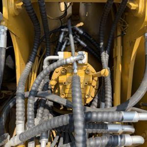 Excavatrice d'occasion CAT320d2l, 95% neuve, excellent état, prix bas, avec composants essentiels (moteur, engrenage, roulement) à vendre - Product Image 3