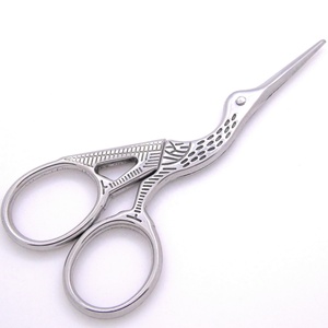 1 pz/lotto forbici Vintage durevoli in acciaio inossidabile Nail Art <span class=keywords><strong>Stork</strong></span> Crane Bird ricamo cutter strumenti per lo Styling forbici per unghie - Product Image 5