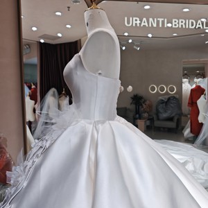 Vestidos de Novia Clásicos de Lujo, Elegantes Vestidos de Satén con Cola de Capilla, Apliques Florales 3D, Tallas Grandes, para Madres de Novia, Venta <span class=keywords><strong>al</strong></span> Por Mayor - Product Image 4