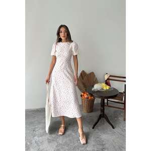 Robe en satin à imprimé numérique rose en gros, style élégant pour les fêtes, col halter, logo personnalisé, taille XS, taille unique pour femmes - Product Image 6