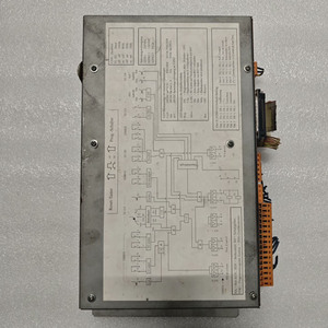Contrôleur de sécurité 2956131 pour robot REIS avec moteur AC, construction en aluminium et plastique, automatisation - Product Image 2