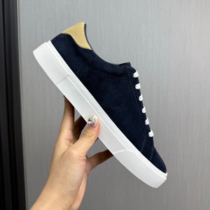 Sneakers basse da uomo in pelle effetto invecchiato, traspiranti, comode, leggere e con supporto. - Product Image 4