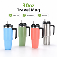 Gobelet de voiture 30 oz, en acier inoxydable 304 avec poignée et couvercle à paille, compatible avec les porte-gobelets de voiture, prêt à être expédié, logo personnalisé pour la vente en gros