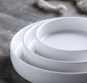 Juego de platos hondos apilables de cerámica blanca con logotipo personalizado, platos redondos minimalistas para servir, para hotel, restaurante, regalo de boda, venta al por mayor - Product Image 4