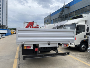 Grue à flèche articulée montée sur camion avec benne de chargement en aluminium léger à côtés rabattables - Product Image 5