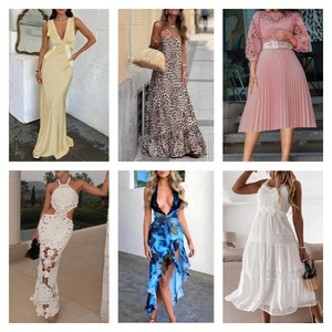 Vêtements d'occasion pour femmes en gros : Robes décontractées d'été, Balles de vêtements usagés, Vêtements mixtes, Blouses pour femmes, Stock de marques de seconde main - Product Image 2