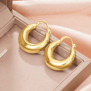 Eleganti Orecchini a Cerchio per Donne, Design Audace ed Elegante, Gioielli di Tendenza alla Moda - Product Image 2