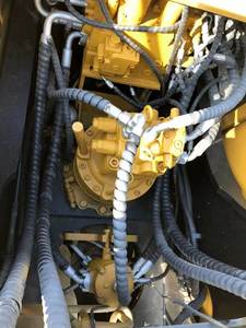 Utilisé pour 215 Excavateur sur chenilles Cylindre de godet hydraulique de 21 tonnes avec moteur pour la vente à Shanghai - Product Image 2