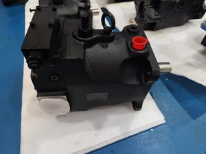 Pompe à pistons axiaux hydrauliques série PV PV016 PV023 PV032 PV046 PV063 PV080 PV092 PV140 PV180 PV270 PV-071-PMI-4-R-M-1-F-10 - Product Image 1