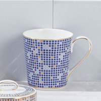 Service de Table en Porcelaine Fine à Bord Doré Mosaïque, 16 Pièces, Assiettes, Bols et Tasses Bleu Gris Rose, pour 4 Personnes