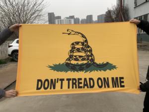 कस्टम उच्च गुणवत्ता वाले वाटरप्रूफ टिकाऊ पॉलिएस्टर कपड़े राष्ट्रीय झंडे रेशम स्क्रीन मुद्रित फाइबरग्लास विभिन्न देश के झंडे - Product Image 3