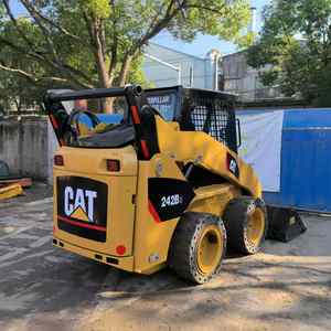 รถตักขนาดเล็กมือสองรถตัก242B3เล็ก - Product Image 1