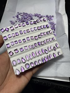 Lote de Cabujones de Amatista Púrpura de Calidad AAA: Piedras Preciosas de Formas Variadas para Joyería, Precio al por Mayor - Product Image 3