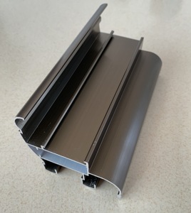 Perfiles de Extrusión de Aluminio Serie 6000 para Puertas y Ventanas con Anodizado Bronce - Product Image 2