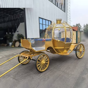 Chariot de mariage élégant en forme de citrouille Cendrillon, traîné par des chevaux, pour une décoration de conte de fées de princesse - Product Image 1