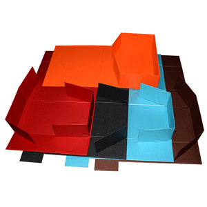 Des Boîtes Avec Ruban <span class=keywords><strong>Copine</strong></span> Et Enfants Recyclé à Chaud Logo Personnalisé Pliant Boîte-Cadeau En Papier Pour Vêtements - Product Image 1