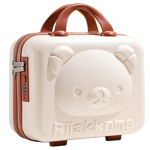 Venta al por mayor equipaje de mano Oso de dibujos animados bolsa de cosméticos Mini contraseña bolsa 14 pulgadas regalo viaje cosmético venta productos portátil tocador Cas - Product Image 1