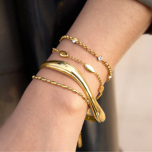 Bracelet ouvert minimaliste pour femme en acier inoxydable plaqué or 18 carats, style européen et américain élégant, cadeau de bijoux - Product Image 3