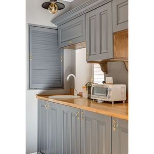 Gabinetes de Cocina <span class=keywords><strong>Prima</strong></span> con Cuerpo de Madera Sólida <span class=keywords><strong>Natural</strong></span> Pintada, Acabado con Pintura Ecológica <span class=keywords><strong>y</strong></span> Encimera de Piedra - Product Image 1