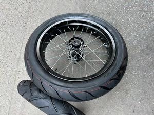 ชุดล้อซุปเปอร์โมโตแบบกันสั่นสะเทือน รุ่น Safe Wide Ultra Supermoto Wheelset Kit สำหรับ Ultra Bee Supermoto - Product Image 4