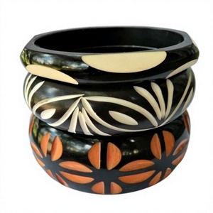 Conjuntos de Brazaletes de Resina Estilo Punk con Diseño de Púas, Color Rojo, Verde y Naranja, Brazaletes Modernos y Coloridos, Joyería Acrílica Unisex para Mujer - Product Image 4