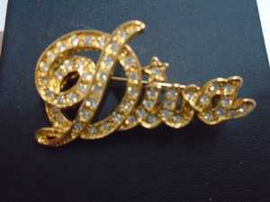 ファッションカスタマイズシルバーレターディーバブローチラペルピンジュエリー - Product Image 4