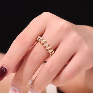 แหวนแต่งงานทองคำแท้ 18K ประดับเพชรแท้ ดีไซน์ใหม่ แหวนเกลียว งานแฮนด์เมด ออกแบบได้ตามต้องการ เครื่องประดับทองคำแท้สำหรับผู้หญิงและผู้ชาย - Product Image 3