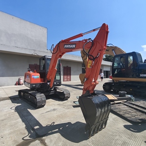 Mini pelleteuse à chenilles Doosan DH55 d'occasion | Origine: Corée du Sud | Idéal pour la construction, l'agriculture et l'aménagement paysager - Product Image 1
