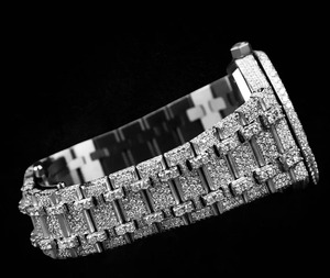 Montre en diamant Moissanite de qualité export avec mouvement à quartz, bijoux de mode pour hommes et femmes, disponible à la vente - Product Image 2