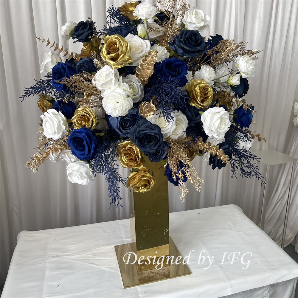 centerpiece rose gold flowers