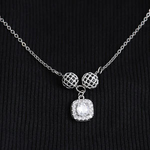 Vente en gros Collier en acier inoxydable de style Hip Hop avec pendentif en argent avec perles rondes uniques en cristal de zircon carré pour cadeaux et fêtes - Product Image 3