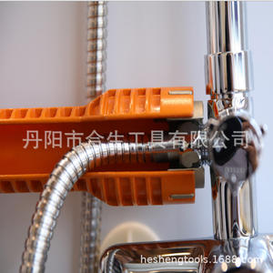 Llave de grifo de un solo cabezal Hesheng, ajustable, métrica, de acero al cromo vanadio, con mecanismo de trinquete y mango antideslizante para reparación de tuberías - Product Image 1