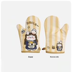 Gants de cuisson haute performance pour la préparation et la manipulation <span class=keywords><strong>professionnelle</strong></span> de pizzas, ainsi que des écrans et des pierres à pizza en métal chaud. - Product Image 4