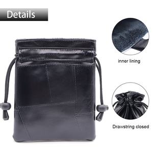 Pochette de balles à cordon de serrage en cuir PU personnalisée sac de balle noir uni élégant pour le stockage de t-shirt et accessoires pochette d'objets de valeur de golf - Product Image 4