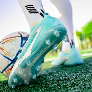 Chaussures de football pour hommes à crampons longs, semelle KPU, en maille respirante, personnalisées ODM pour grands <span class=keywords><strong>enfants</strong></span> et adultes - Product Image 5